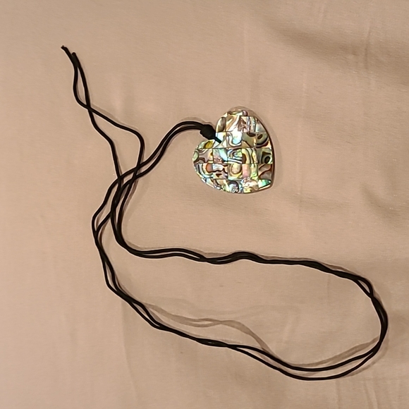 Abalone shell heart adjustable necklace - Picture 5 of 5